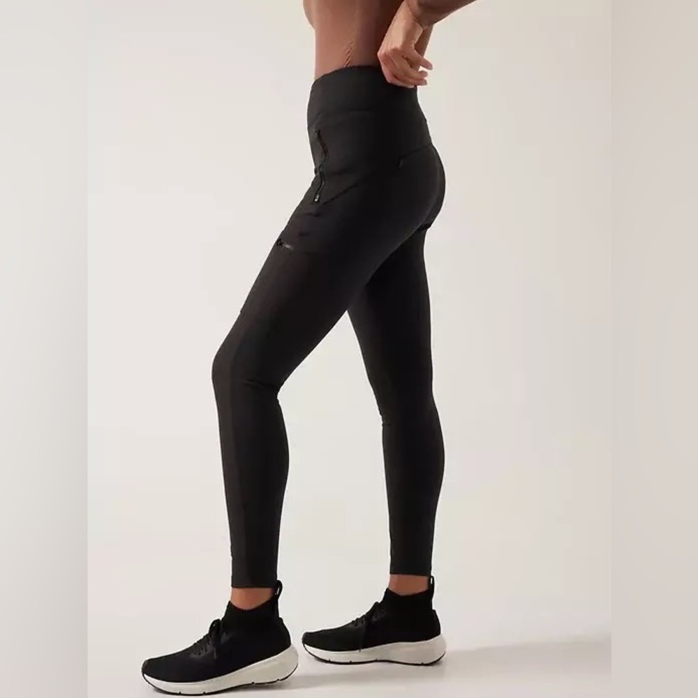 Athleta hybrid cargo tight size 2 - like new